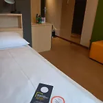 Jufa Sued - Self Check-in Готель