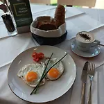 Jufa Sued - Self Check-in Готель Грац