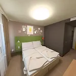 Готель Jufa Sued - Self Check-in