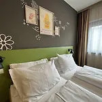 Jufa Sued - Self Check-in 3* Грац