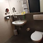 Готель Jufa Sued - Self Check-in