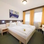 Готель Jufa Sued - Self Check-in