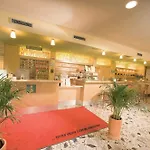 Jufa Sued - Self Check-in Готель