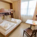 Jufa Sued - Self Check-in Готель Грац