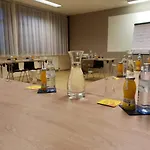 Готель Jufa Sued - Self Check-in Грац