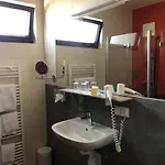 Готель Jufa Sued - Self Check-in Грац