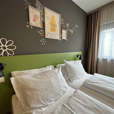 Jufa Sued - Self Check-in 3* Graz