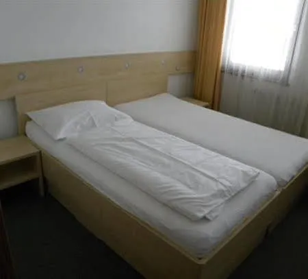 Jufa Sued - Self Check-in 3* Graz