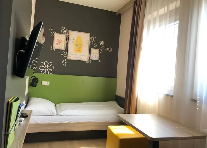 Jufa Süd - Self Check-in Hotel 3*